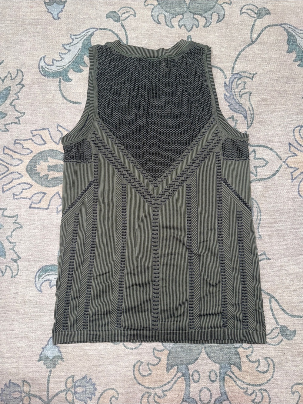 Athleta Olive Ribbed Oxygen Tech Knit Tank Top Size M - Picture 4 of 4